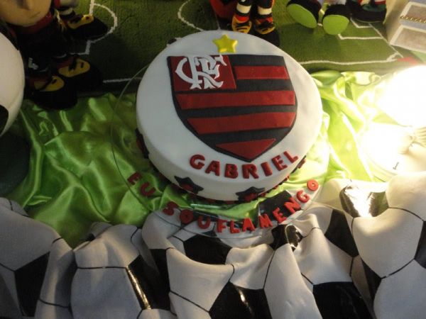 BOLO DO FLAMENGO